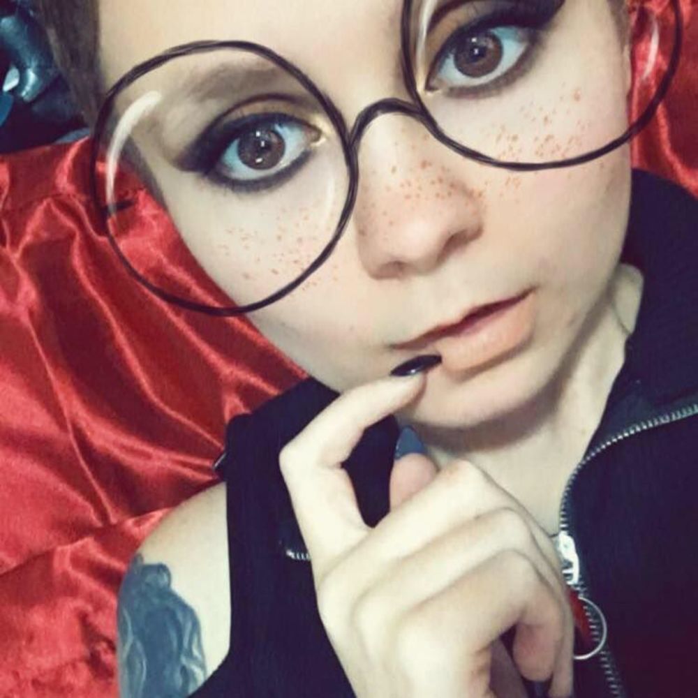 Meet your Posher, Carissa